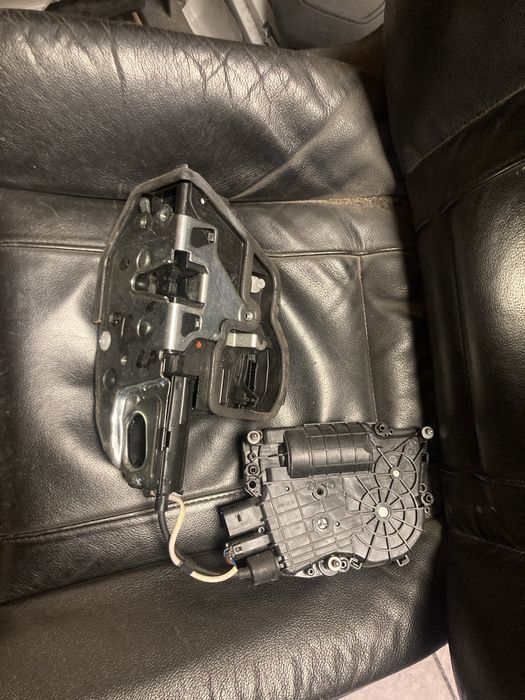 Bmw f10 f11 zamek z dociąganiem lewy przód