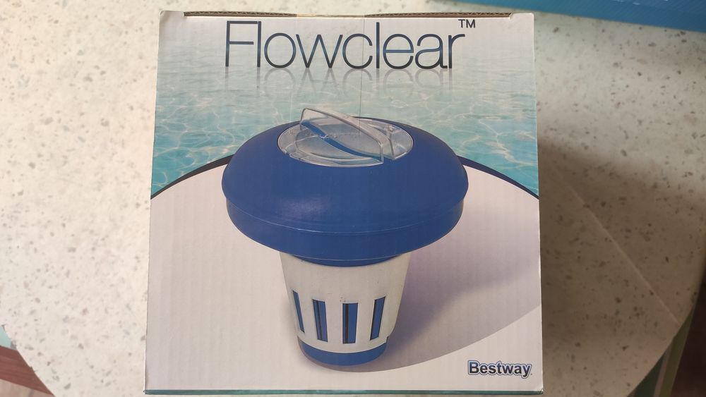 Dozownik chemikaliów do basenu