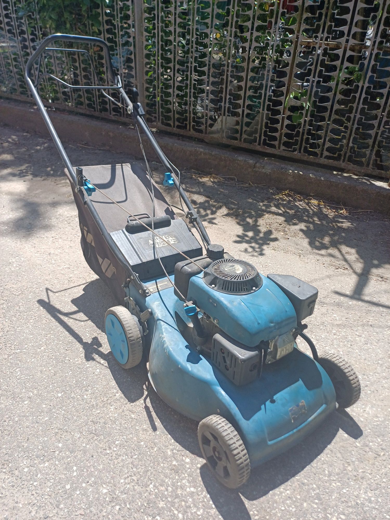 Spalinowa kosiarka do trawy z napędem Einhell GC PM 46 cm super stan