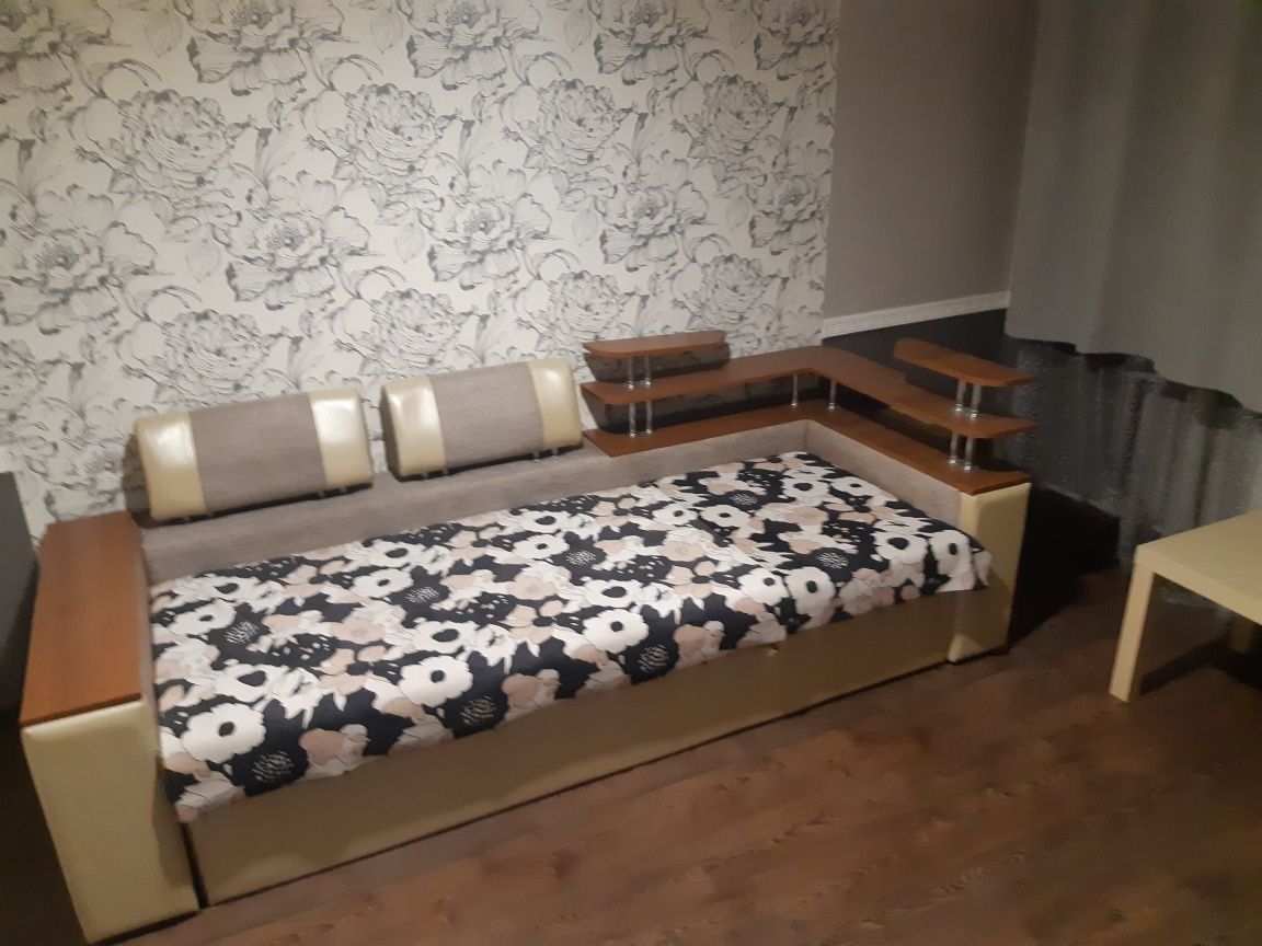 Титова, 16 больница, пр. Б. Хмельницкого, А. Поля, посуточно квартира