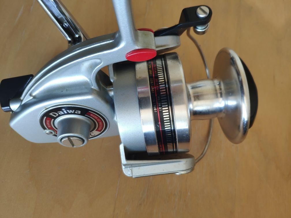 Carreto pesca Daiwa 9000C (novo)