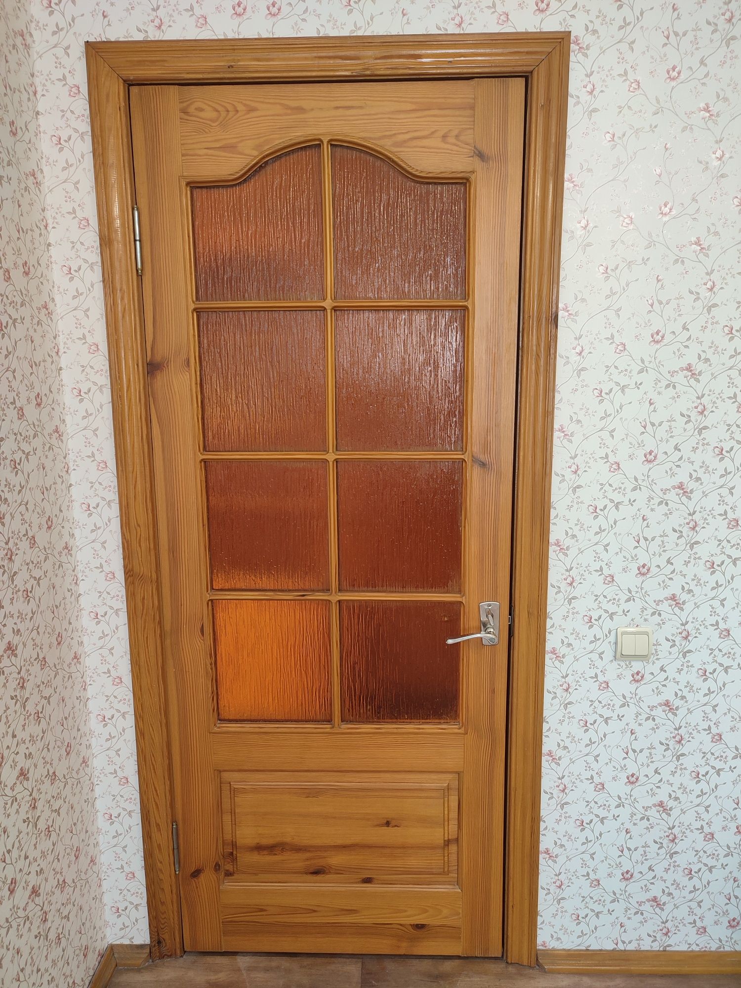 Продам двери деревянные межкомнатные