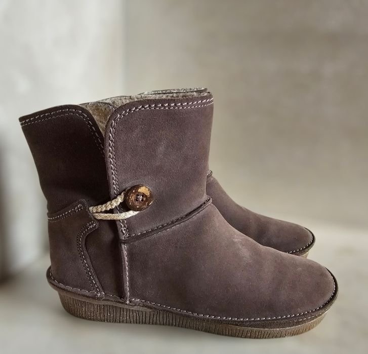 Жіночі,зимові чоботи "Clarks Lima Caprice"