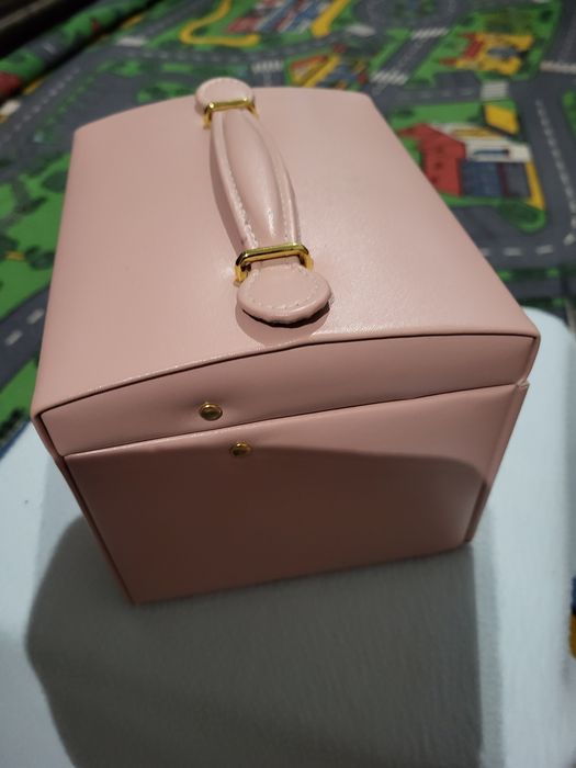 Продам кейс для прикрас