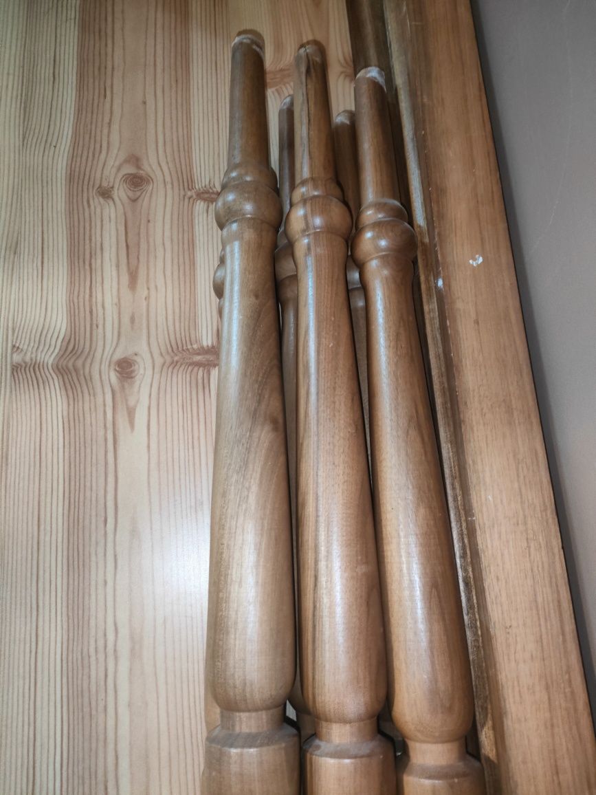 Balustrada  drewniana z orzecha