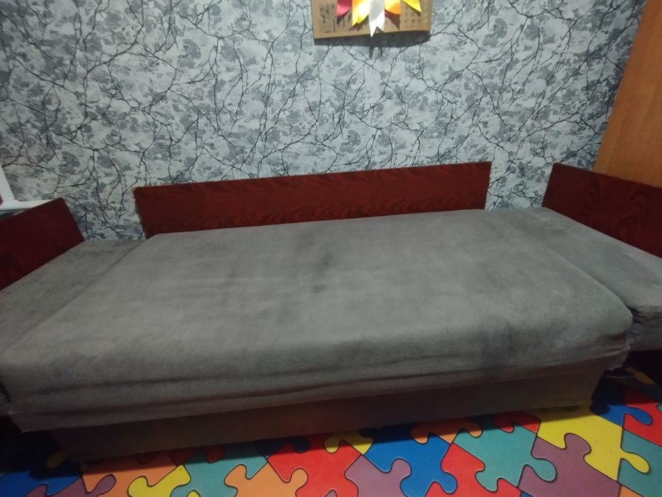 Продам диван в гарному стані