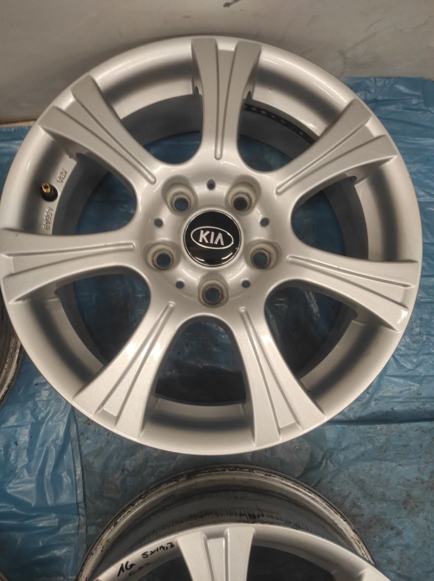 572 Felgi aluminiowe KIA R 16 5x114,3 Bardzo Ładne