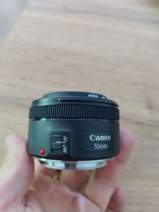 Canon 500D z obiektywem 50mm 1.8