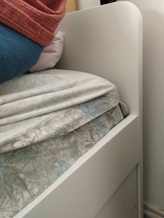 Cama Slakt Ikea com estrados e colchão incluídos