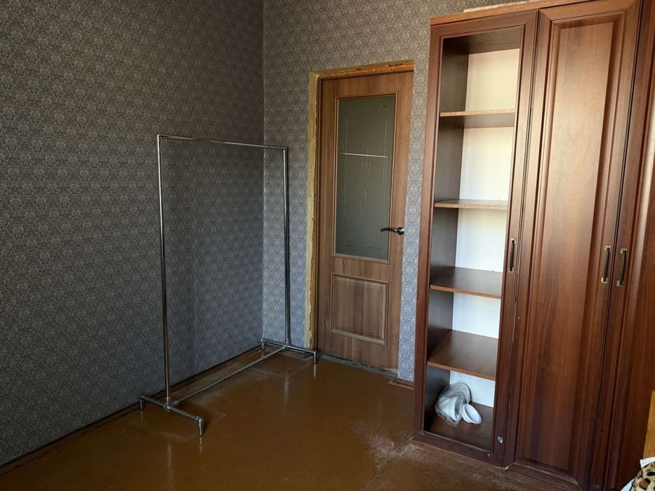 Продаж цегляного будинку, у центрі Хотова