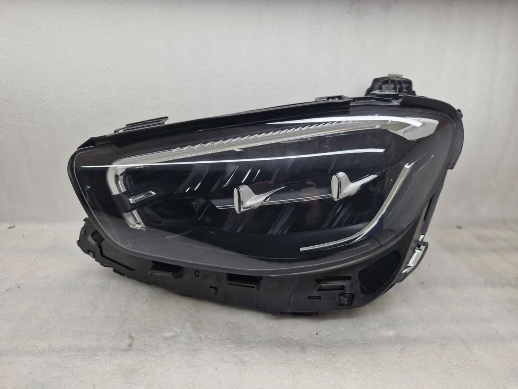 MERCEDES E-KLASA W213 FULL LED LAMPA LEWA PRZÓD A2139069109