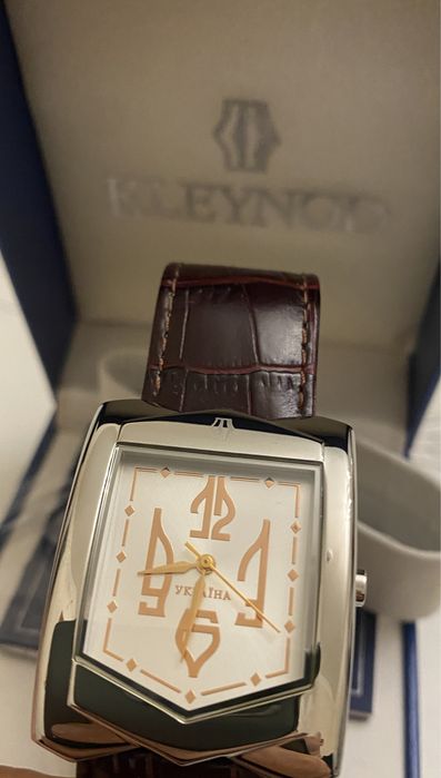 Kleynod годинник новий