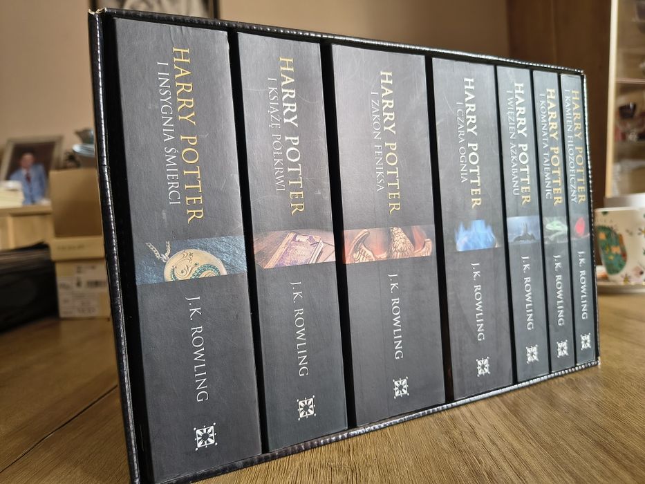 Książki Harry Potter czarna seria 1-7 J.K. Rowling