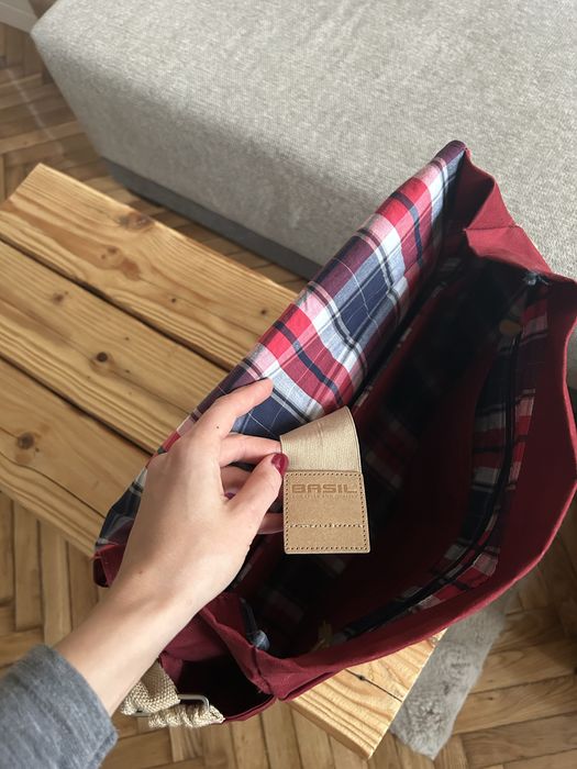 Torba rowerowa basil sakwa 20 l bordowa