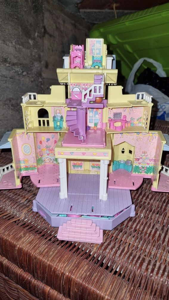 Poly pocket clubhouse vintage