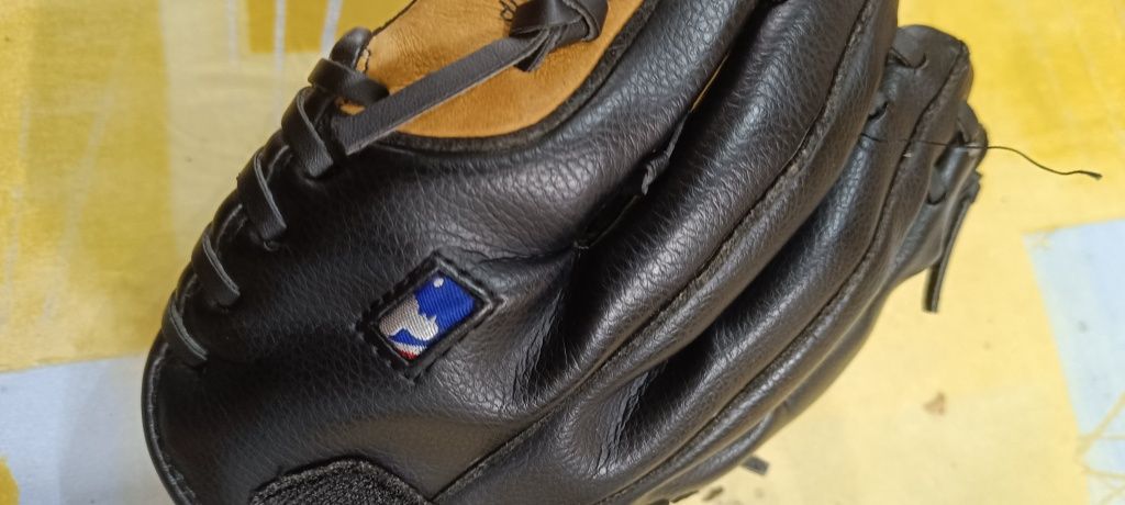 Luva de beisebol Wilson  com bola
