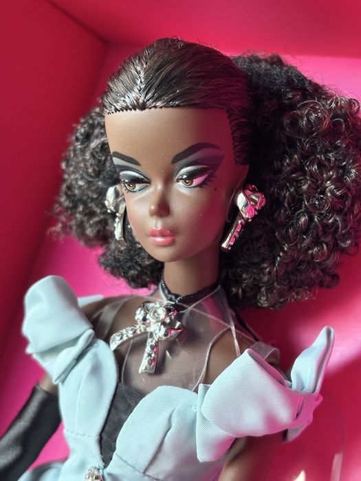 Barbie kolekcjonerska Signature Silkstone Fashion Model nr3