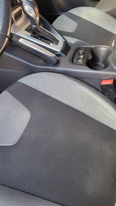 Продам Ford Focus 1.6 автомат. 2012г