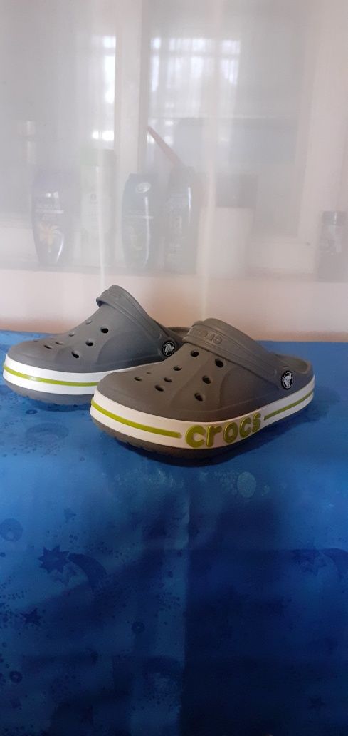 Продам детские Crocs