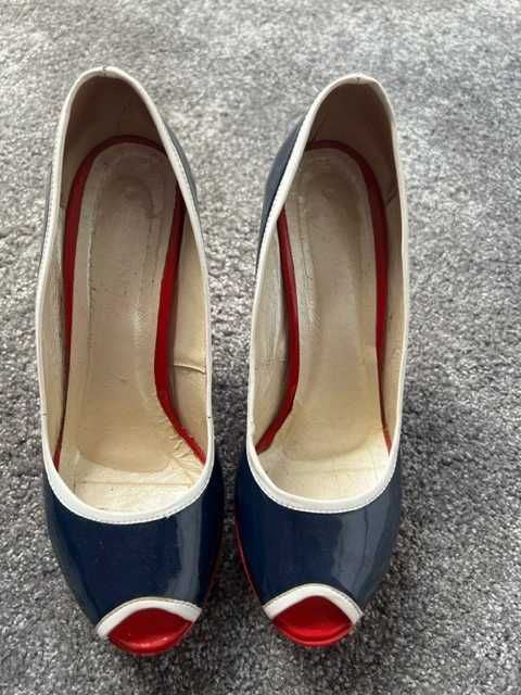 Pantofle, czółenka rozm. 38