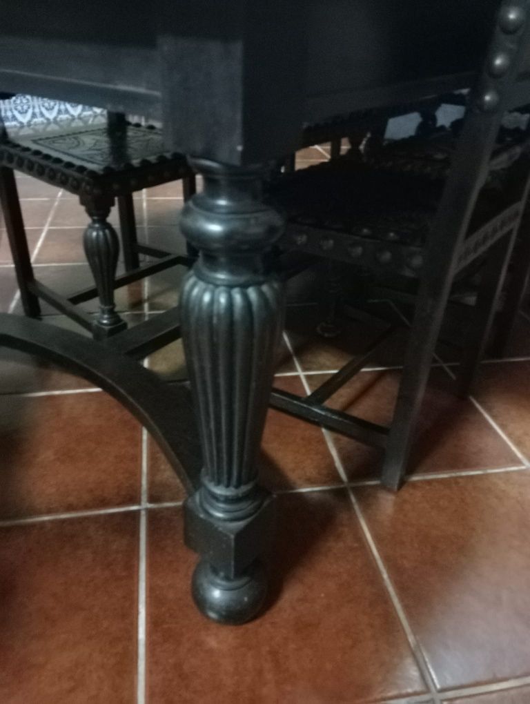 Vendo mesa, cadeiras e móvel estilo vintage