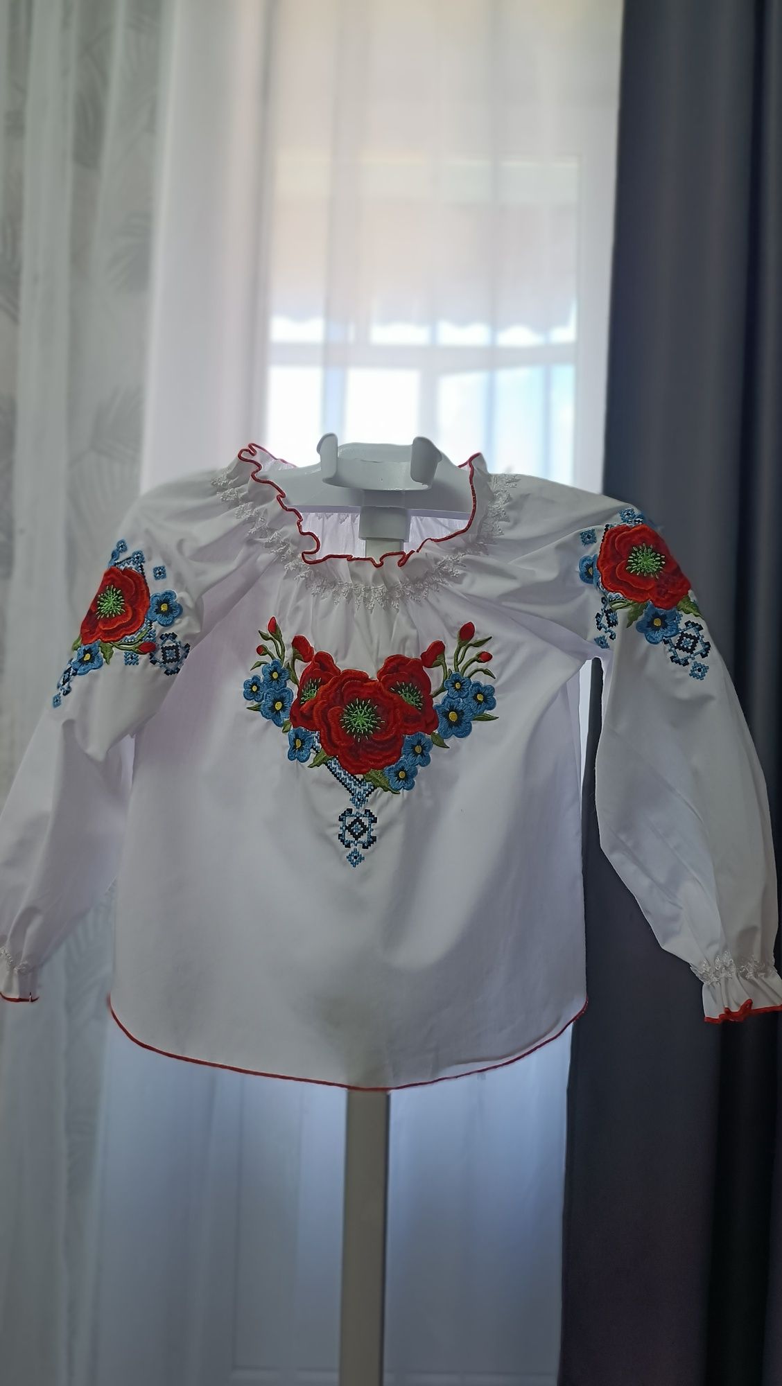 Вишиванка на дівчинку 8-9 років