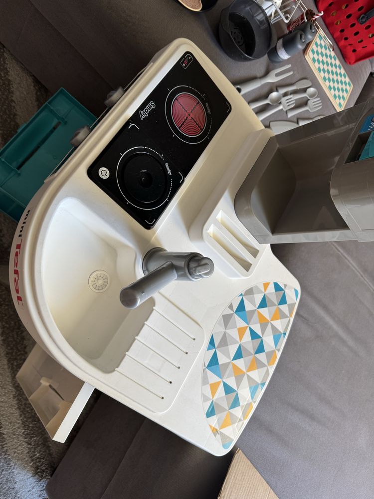Kuchnia Smoby Tefal z gotującym garnkiem, sprawna oraz masa warzyw itp