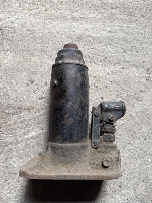 Домкрат ручной винтовой, гидравлический