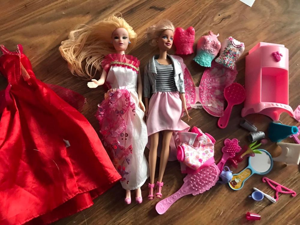 Oryginalne: Kabriolet Barbie + 4 szt. lalki barbie+ akcesoria