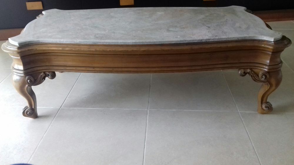 Mesa de sala em bom estado