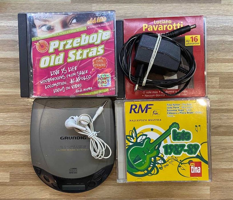 Zestaw Audio Retro: Discman Grundig, Głośniki Stereo Mini, 16 płyt CD