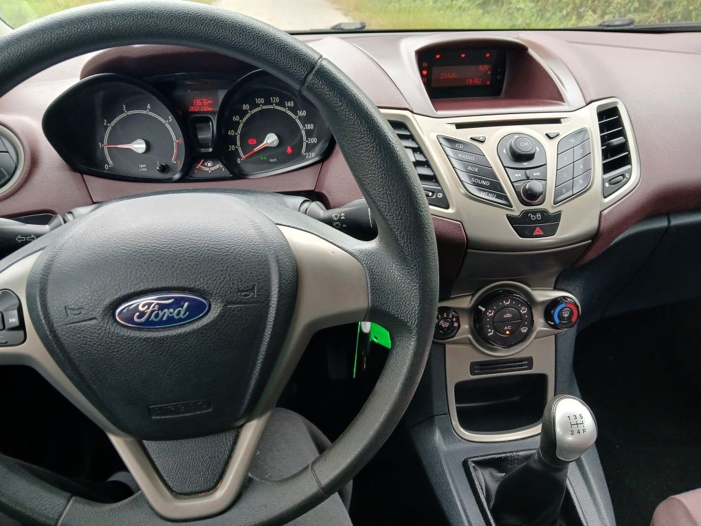 Ford Fiesta 1.2 benzyna zamiana klimatyzacja 5 drzwi