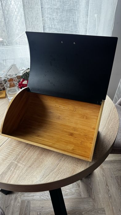 chlebak bambusowy z metalową pokrywą altom design czarny