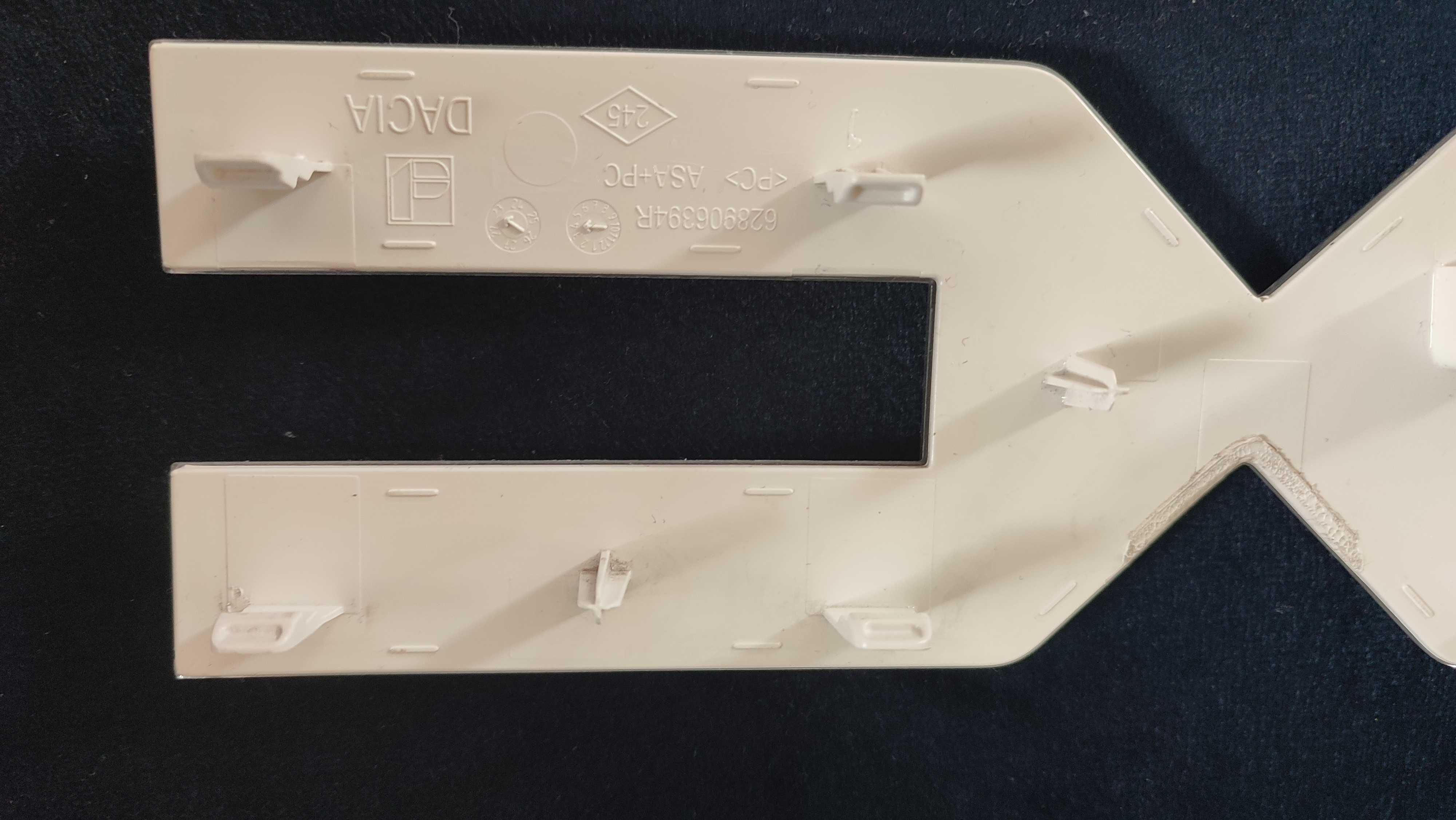Dacia SANDERO III Logo Emblemat