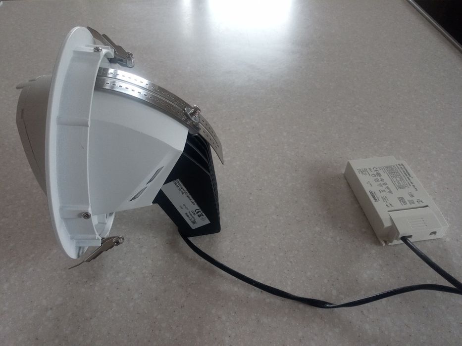 Sprzedam Lampy ledowe sufitowe LED downlight 35W