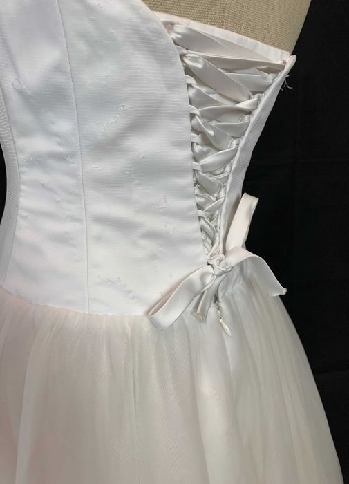 Minimalistyczna suknia ślubna balowa 36/38 S/M księżniczka tiulowa