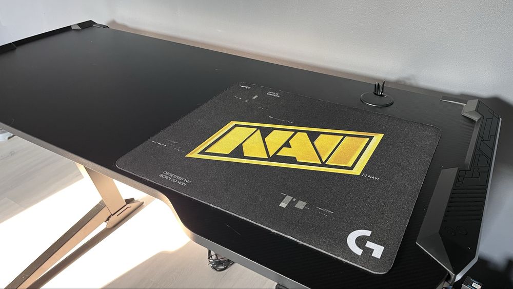 Biurko gamingowe z elektryczną regulacją wysokości GXE 100