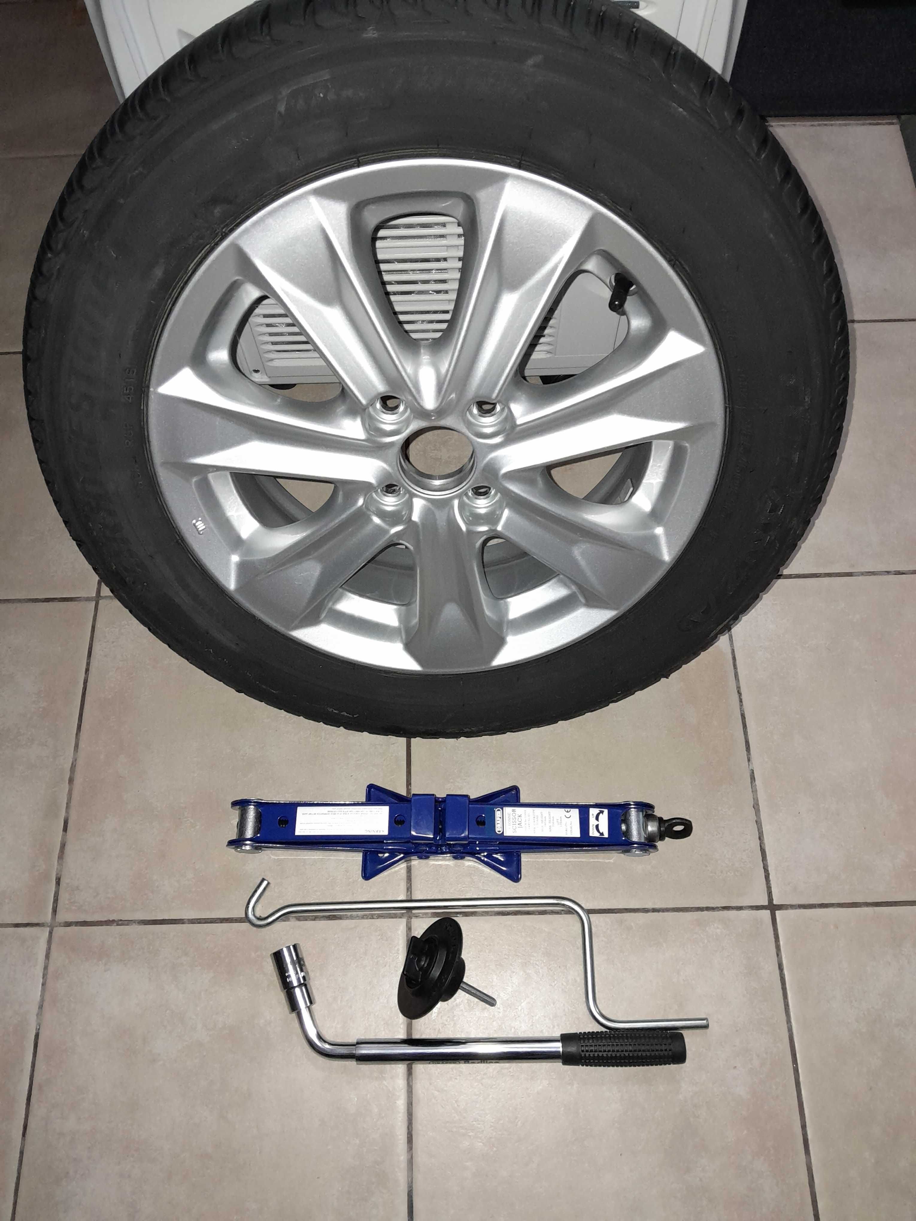 Honda Jazz kit  pneu suplente e tapetes borracha Seat e VW