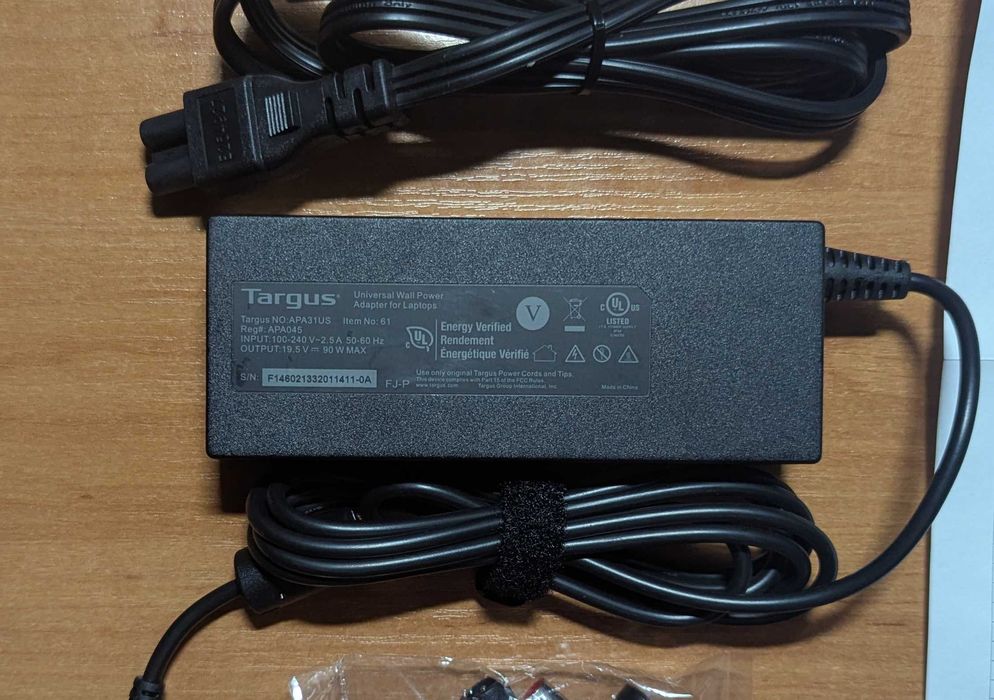 Универсальный блок питания Targus 90W APA31US