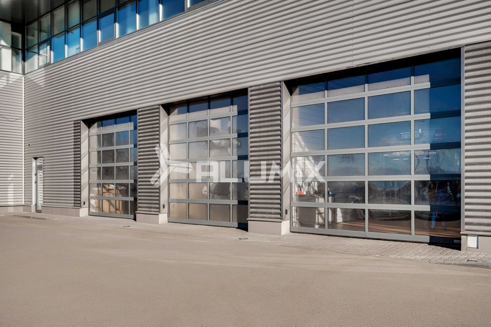 Ворота секційні автоматичні в гараж (гаражні) Івано-Франківськ