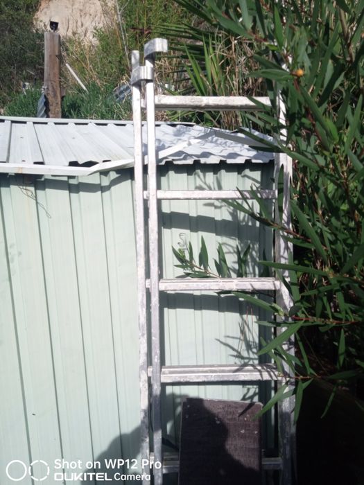 Escadote alumínio duplo com base