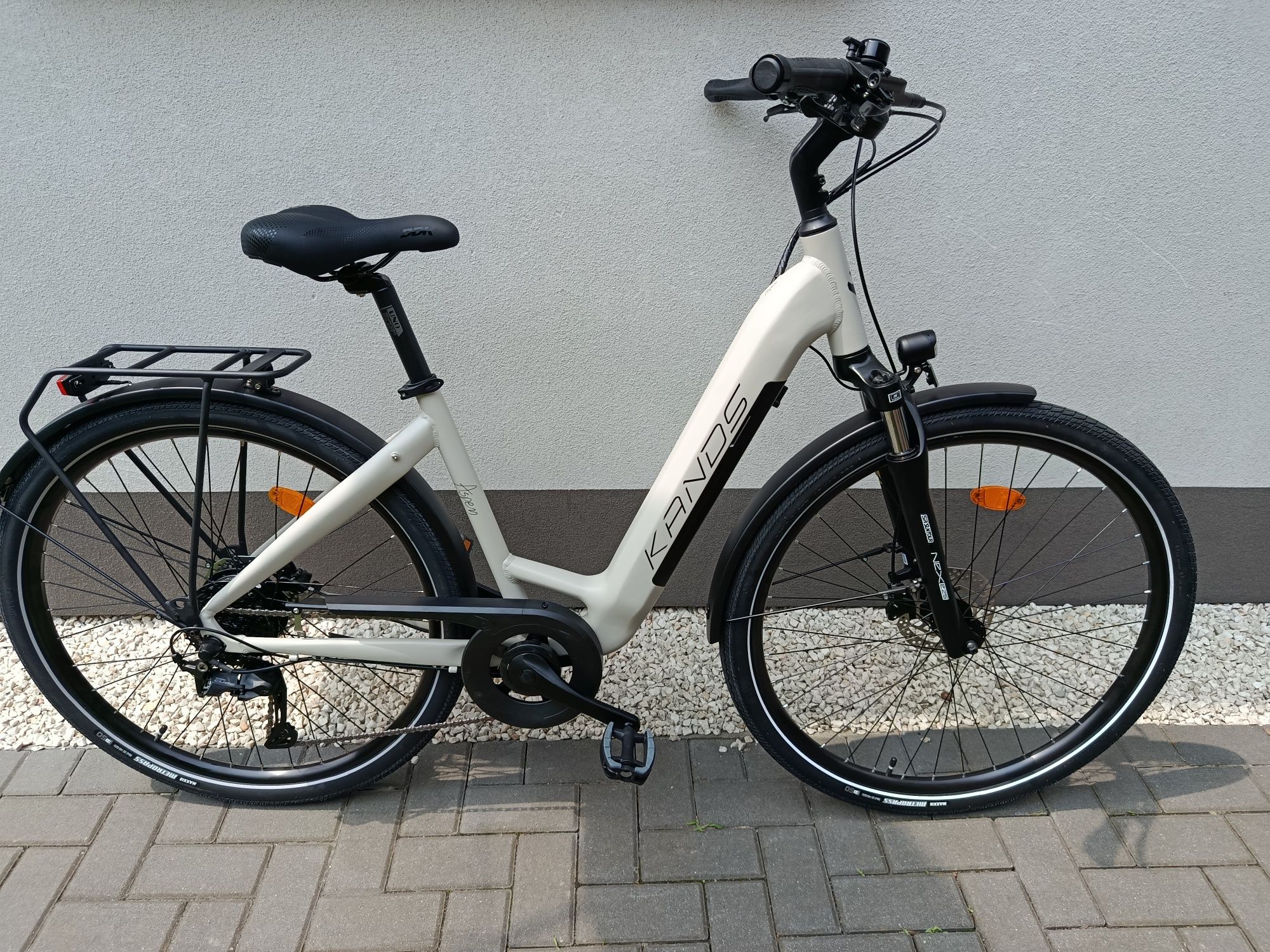 E-bike Kands Aspen 28 piaskowy mat 18 250W 14Ah Cues 1x9 gwarancja new