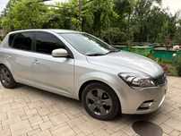 Продам автомобіль Kia Ceed 2011