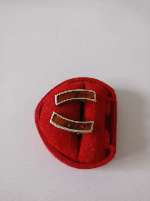 Srebrne kolczyki z bursztynem wkręcane