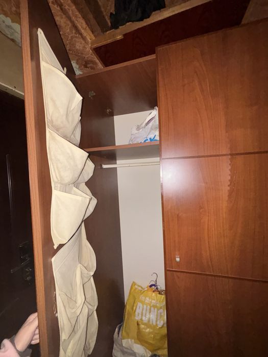 Шафа для одягу, в гарному стані. Безкоштовно