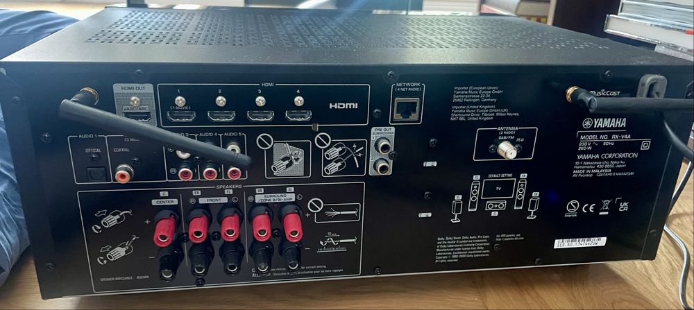 RX-V4A Yamaha amplituner