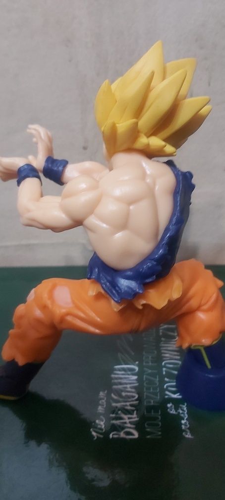 Figurka anime dragon ball Songo Goku . Wysokość 15 cm