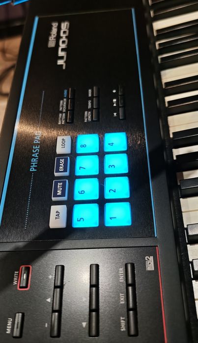 Roland Juno DS 88 !!! Oportunidade