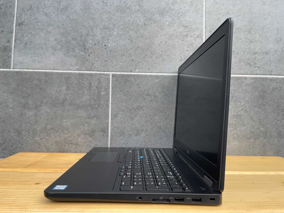 Dell Latitude 5570/i7-6820HQ/8Gb/256Gb/15.6" IPS/Radeon R7 M370 (2Gb)