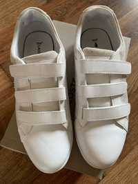 Buty sportowe damskie Lacoste